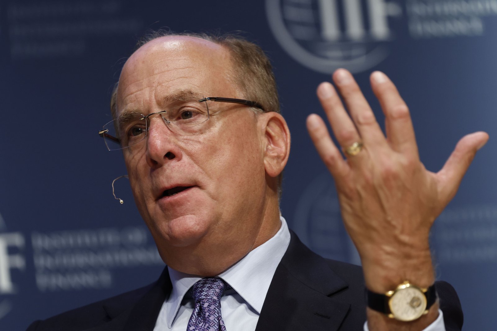 Larry Fink es «muy optimista» sobre Bitcoin después del desempeño récord de IBIT